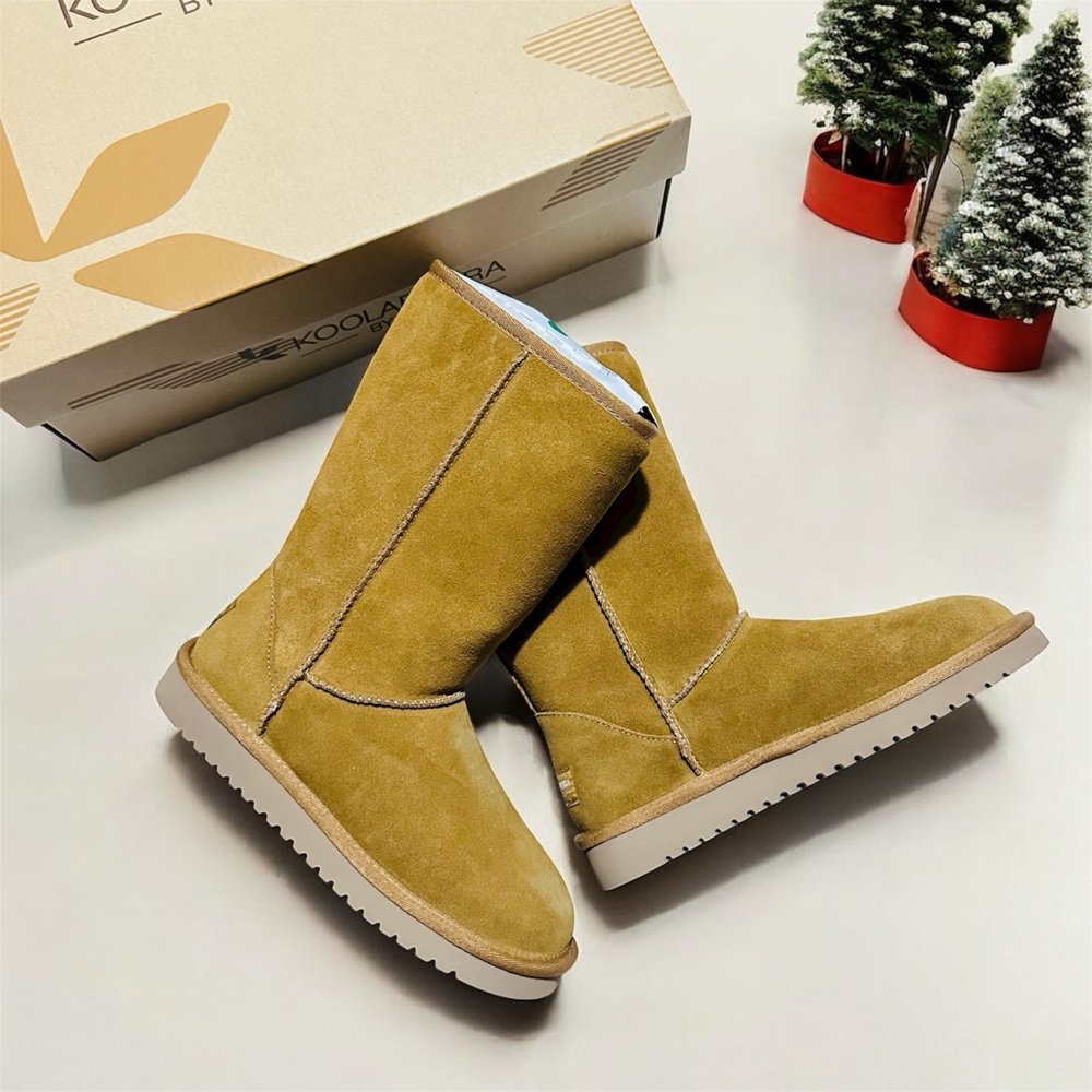 Koolaburra UGG Womens Koola Tall Boot Color Chesnut, Size 5 NEW